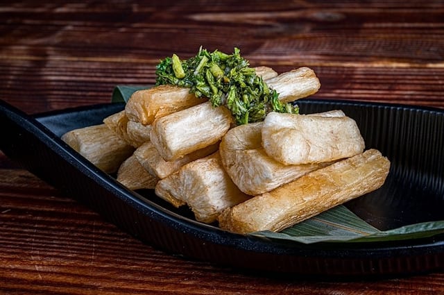 YUCA FRITA.