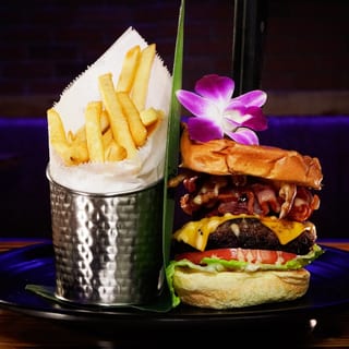 El  Tiesto Burger